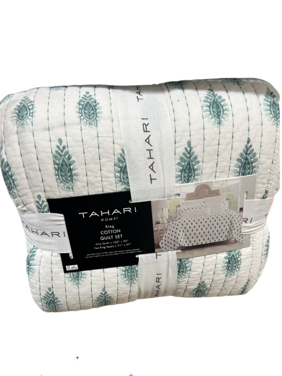 Tahari Other - Tahari Green and White King Cotton Quilt Set 106”x92”